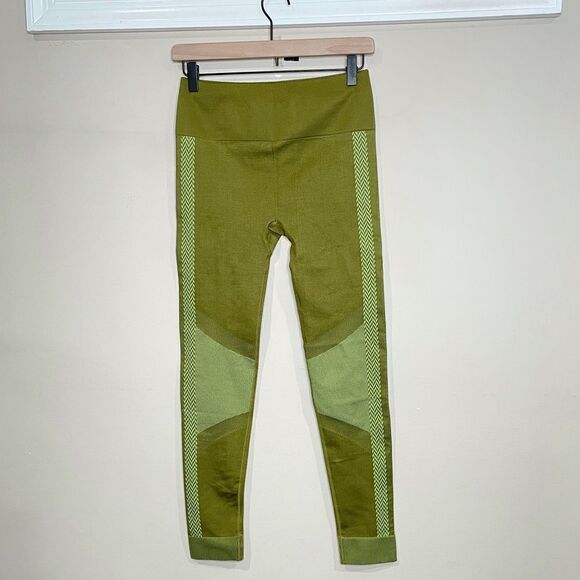 Fabletics Seamless High Waist Check Legging in Green - Picture 5 of 9